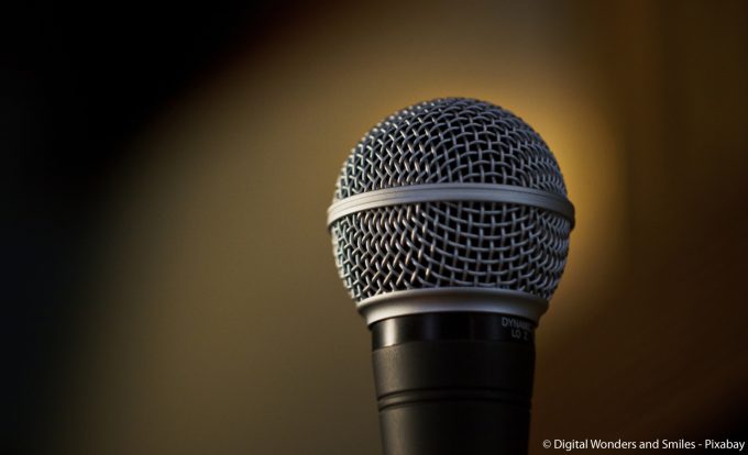 microphone-ga3903a4e7_1920 © Pixabay